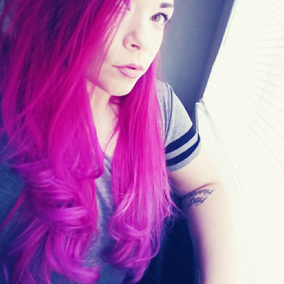 Meet your Posher, Tisa - Picture 1 of 7